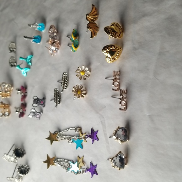 Fun Style Stud Earring Collection - Picture 7 of 9